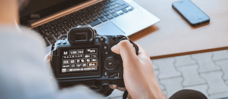 Setting a camera to shoot in RAW format