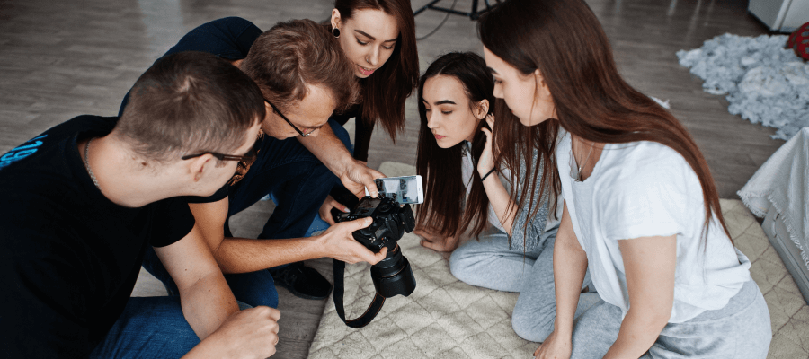 photographers connecting