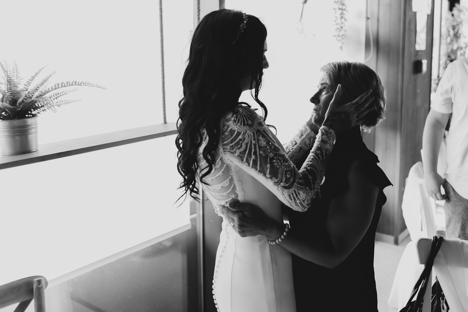 black and white bridal photo - bride and mother
