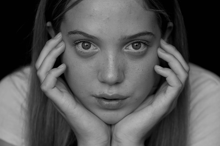 Black and white portrait of a woman