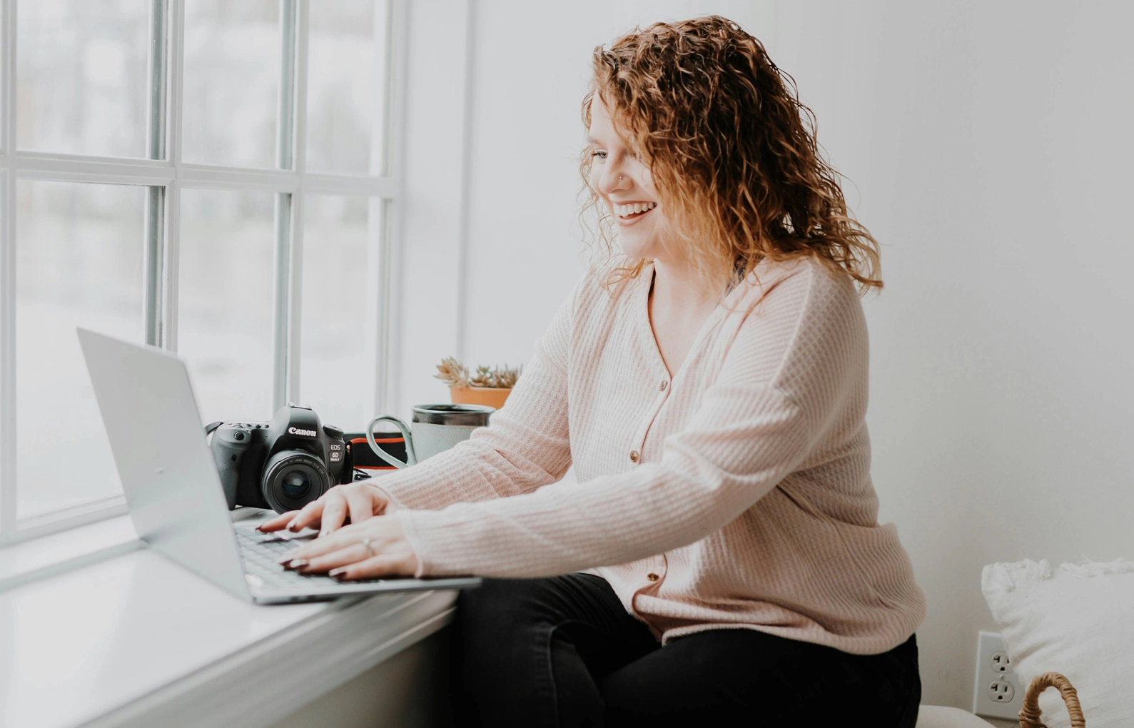women working in office desk