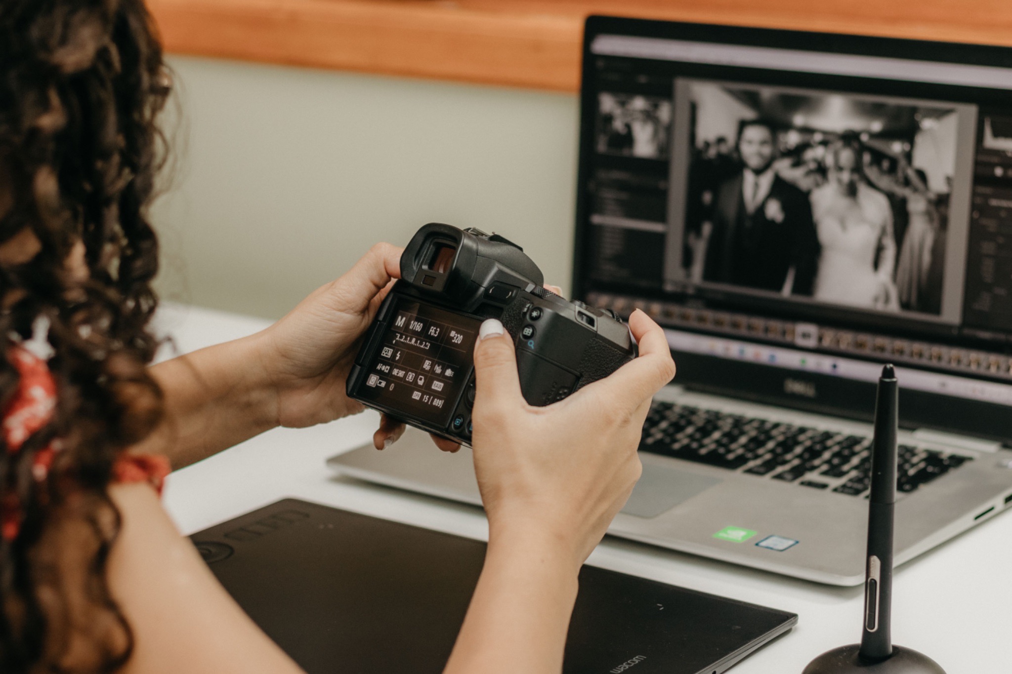 Photographer culling images